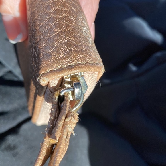 SALE! Adrienne Vittadini Gold Wristlet - Picture 7 of 7